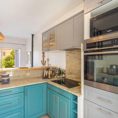 La Maison Du Port By Interhome * Le Brusc