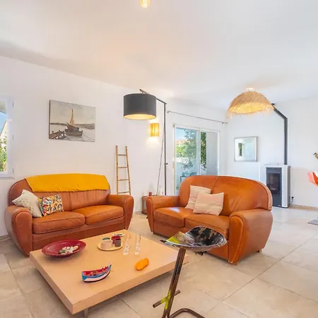 La Maison Du Port By Interhome Le Brusc