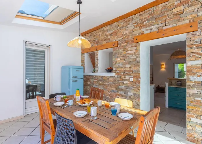 La Maison Du Port By Interhome * Le Brusc