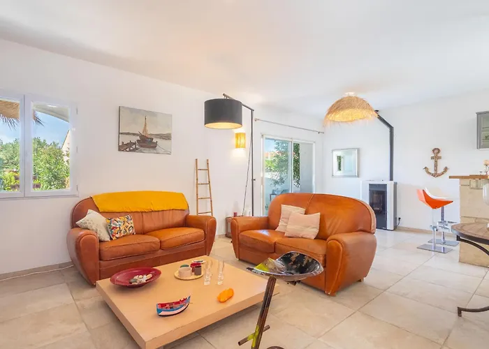 La Maison Du Port By Interhome Le Brusc