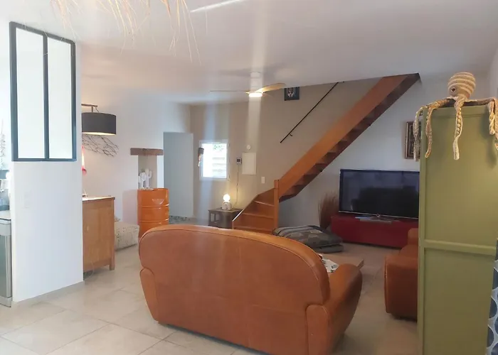 La Maison Du Port By Interhome Le Brusc
